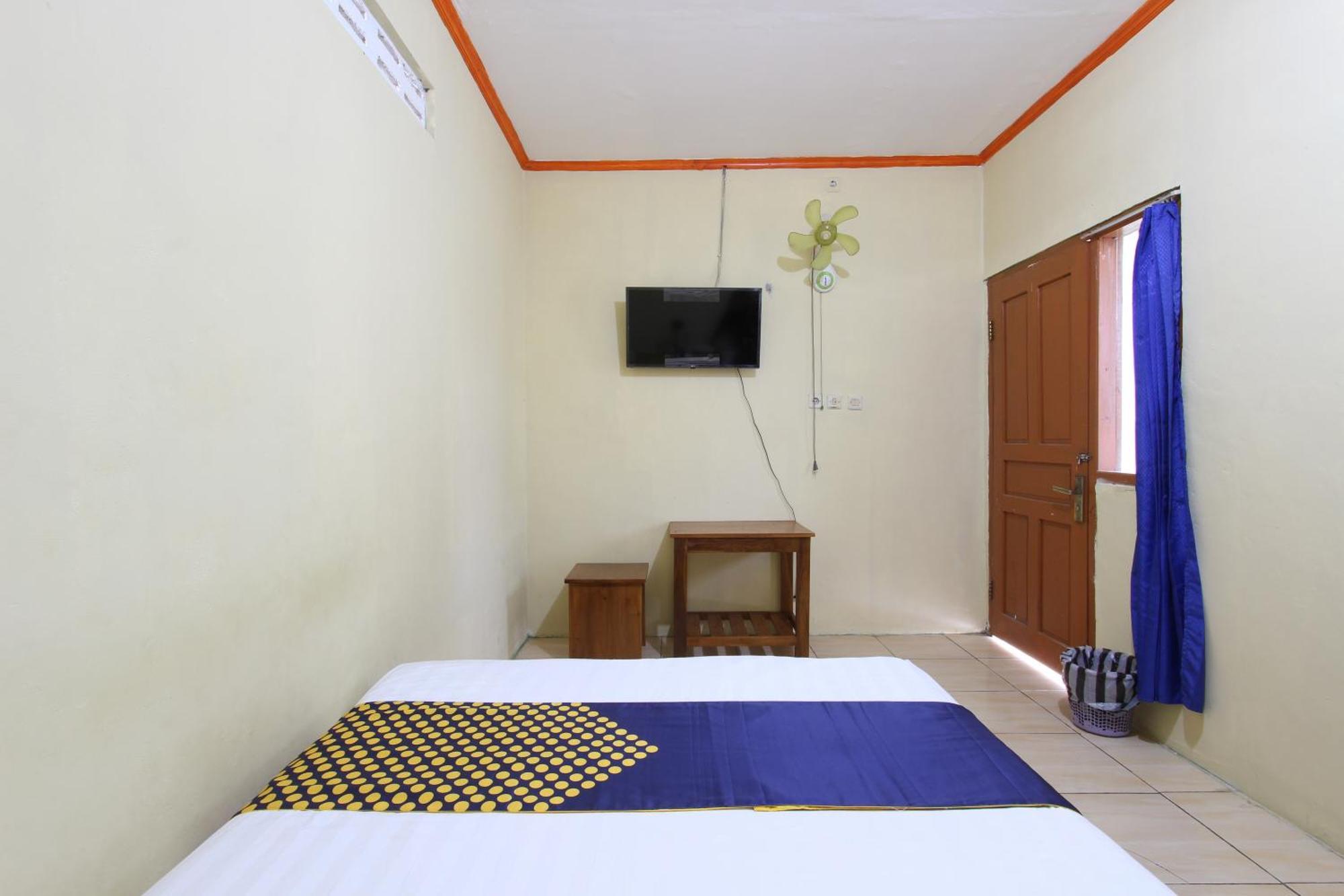 Oyo 92231 Penginapan Tanjung Alang Syariah Macáçar Exterior foto